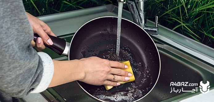 بهترین روش‌های تمیز کردن ظروف تفلون 