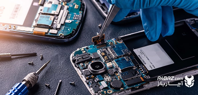 تعمیر دوربین موبایل توسط تعمیرکار