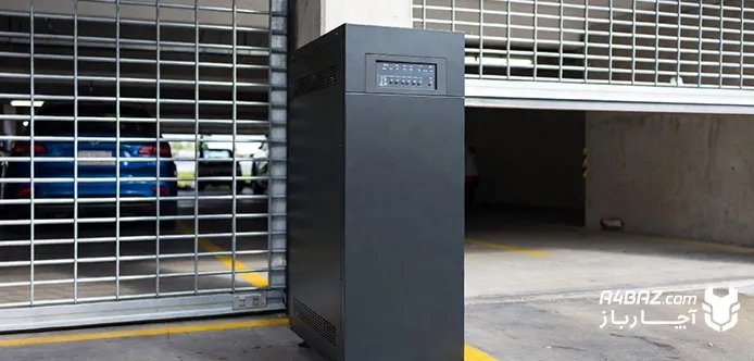 یک یو پی اس در کنار پارکینگ