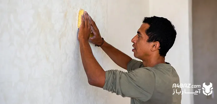 تمیز کردن گردوغبار از روی کاغذ دیواری