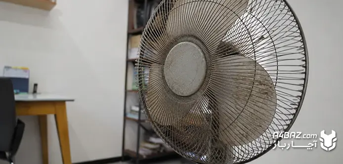 پنکه کثیف در محیط فروشگاهی